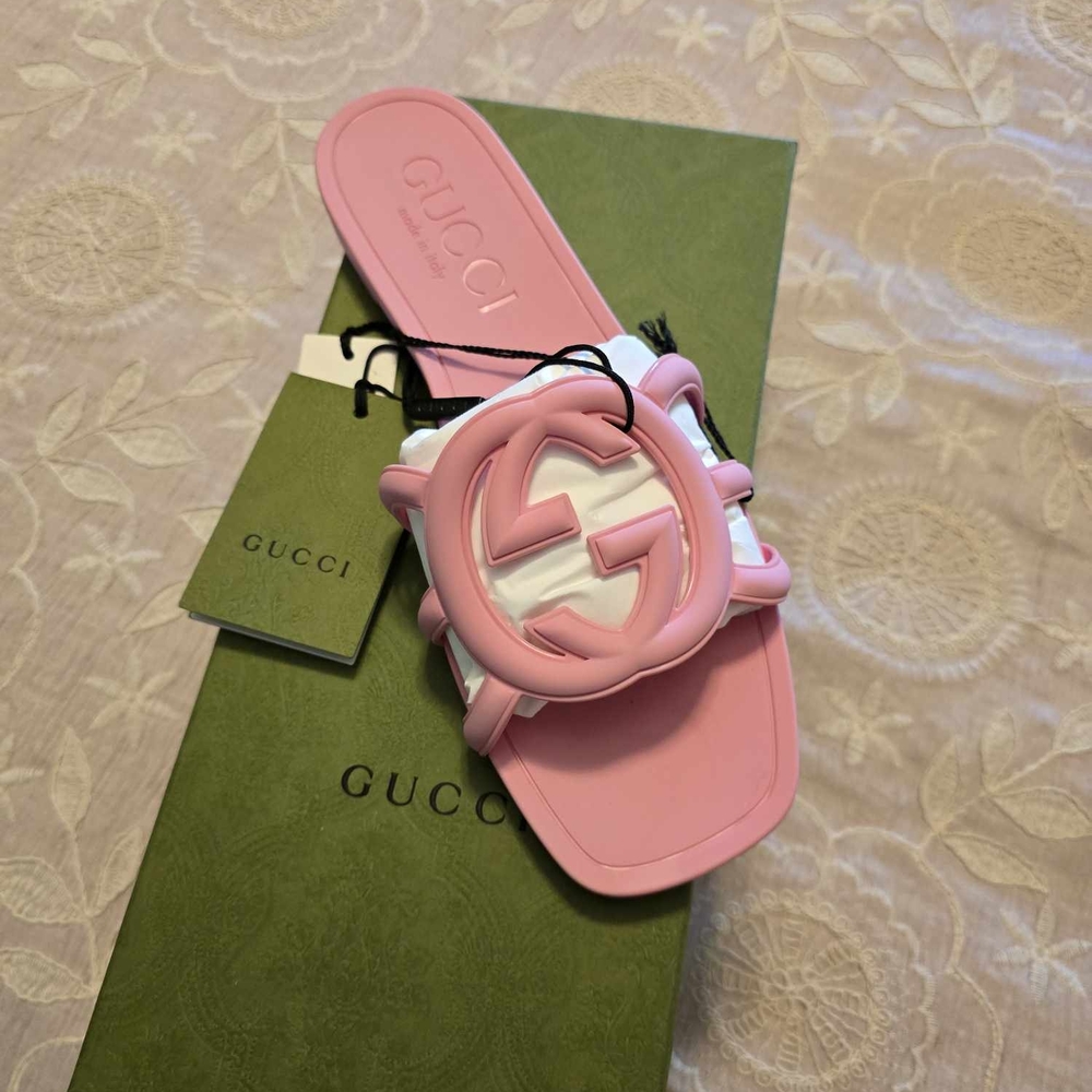 Gucci Pink Sandals with Iconic GG Logo